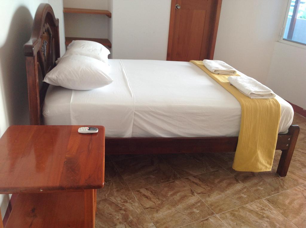Gloria - Galapagos Inn Puerto Ayora  Eksteriør bilde