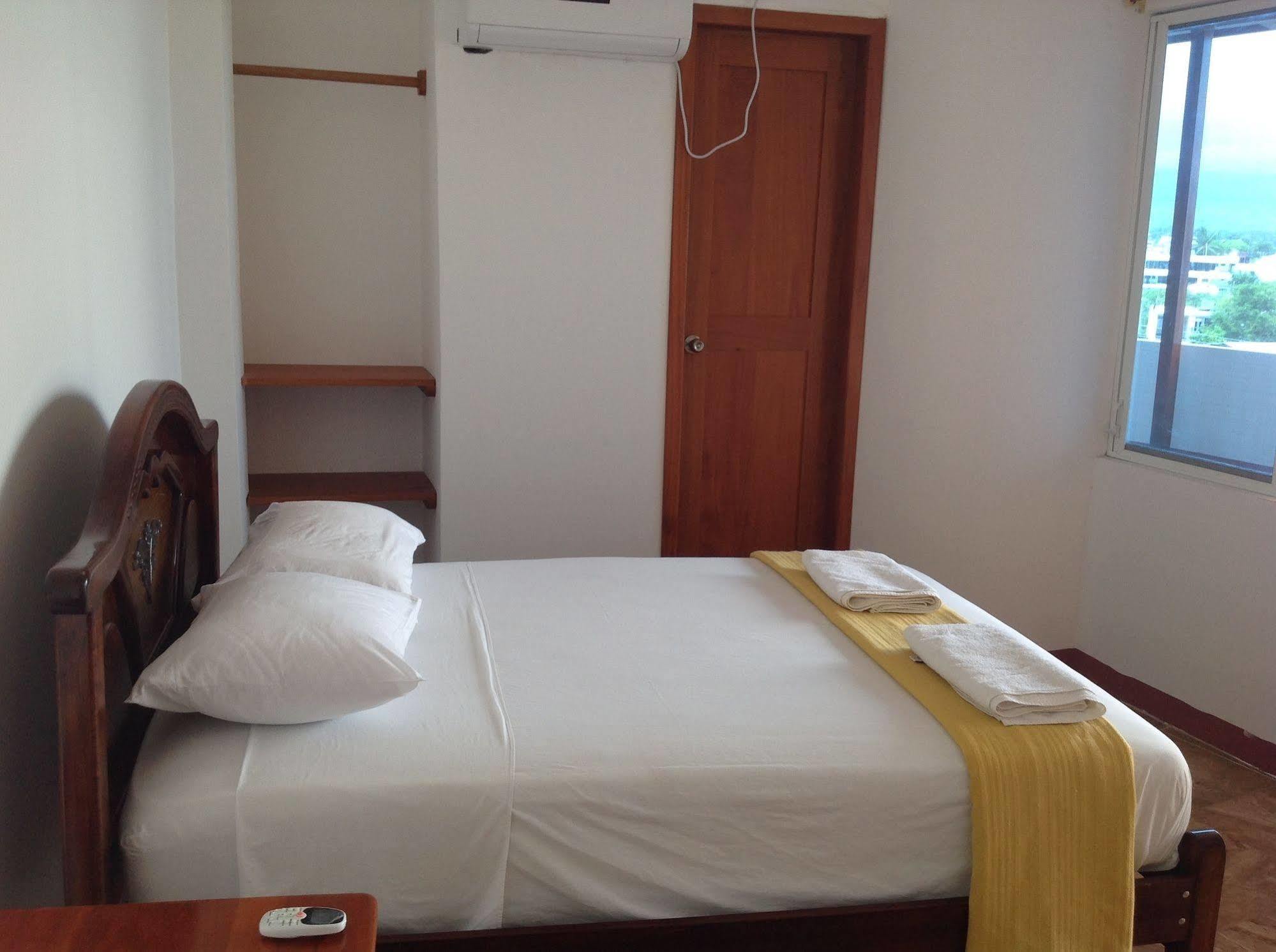 Gloria - Galapagos Inn Puerto Ayora  Eksteriør bilde