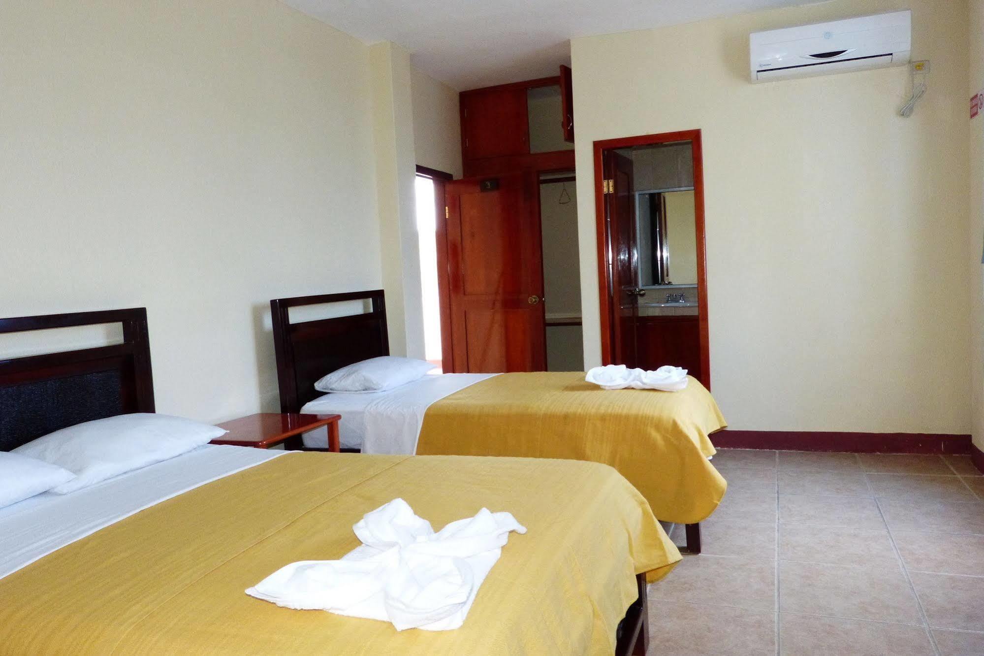 Gloria - Galapagos Inn Puerto Ayora  Eksteriør bilde