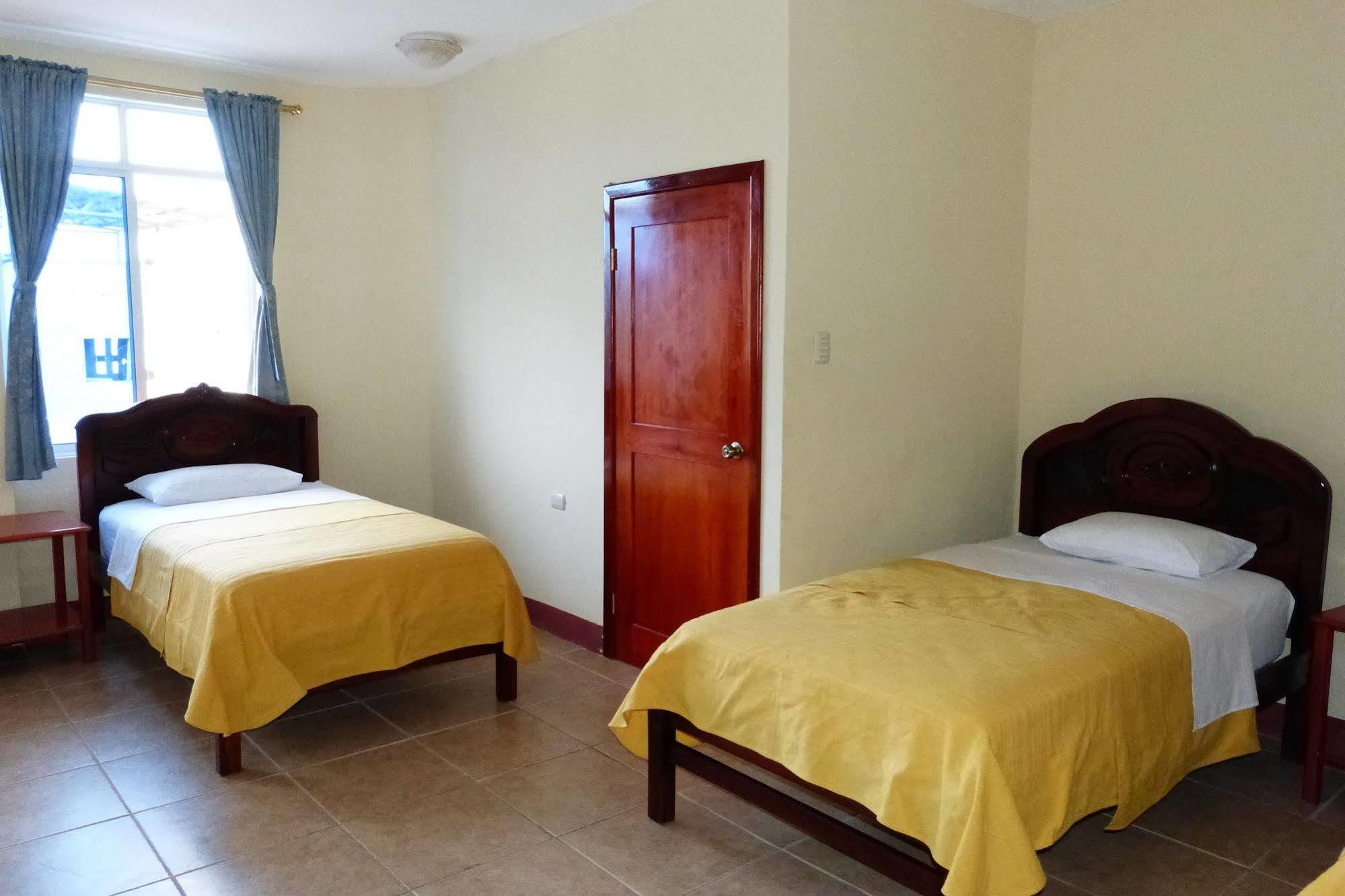 Gloria - Galapagos Inn Puerto Ayora  Eksteriør bilde