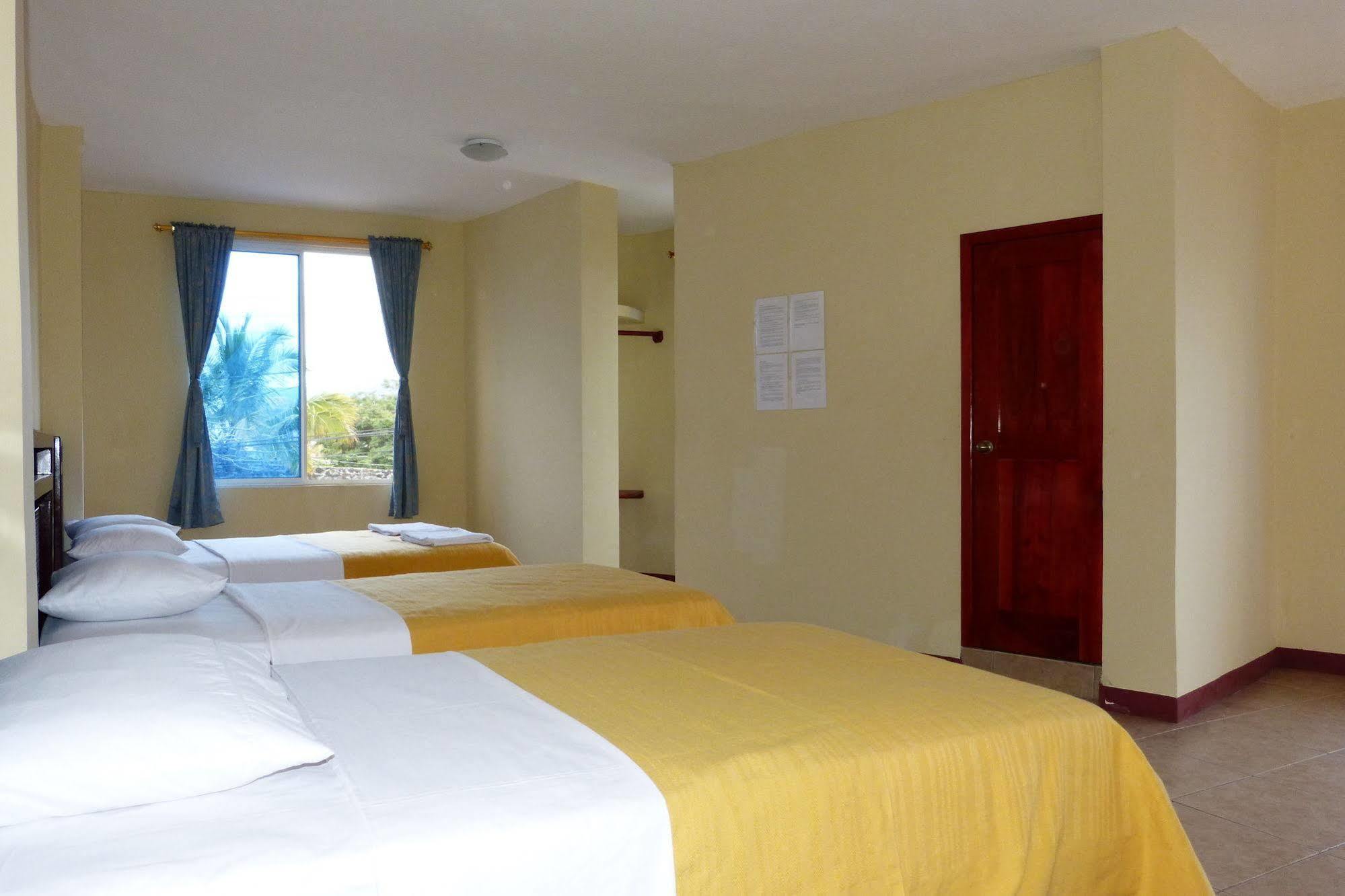 Gloria - Galapagos Inn Puerto Ayora  Eksteriør bilde