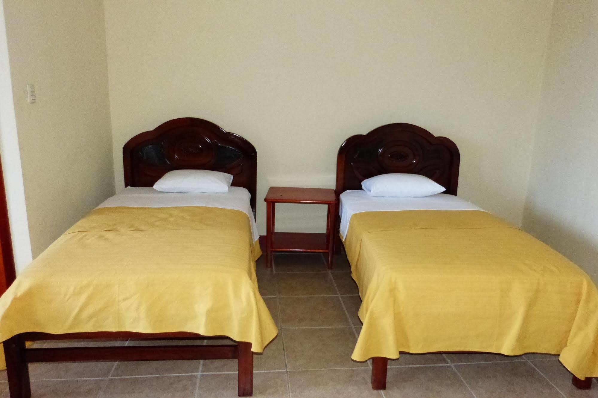 Gloria - Galapagos Inn Puerto Ayora  Eksteriør bilde