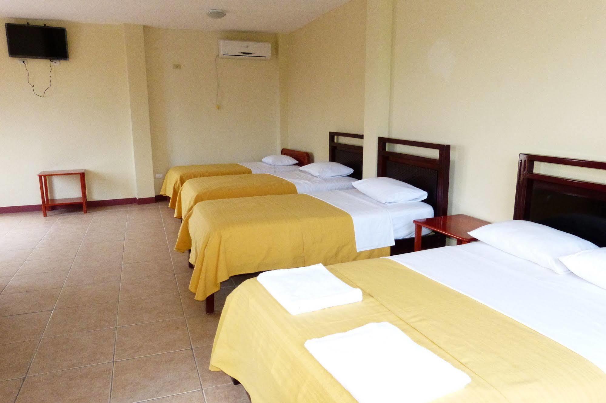 Gloria - Galapagos Inn Puerto Ayora  Eksteriør bilde