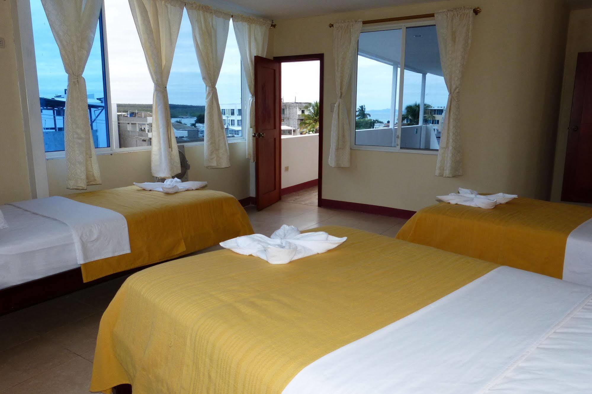 Gloria - Galapagos Inn Puerto Ayora  Eksteriør bilde