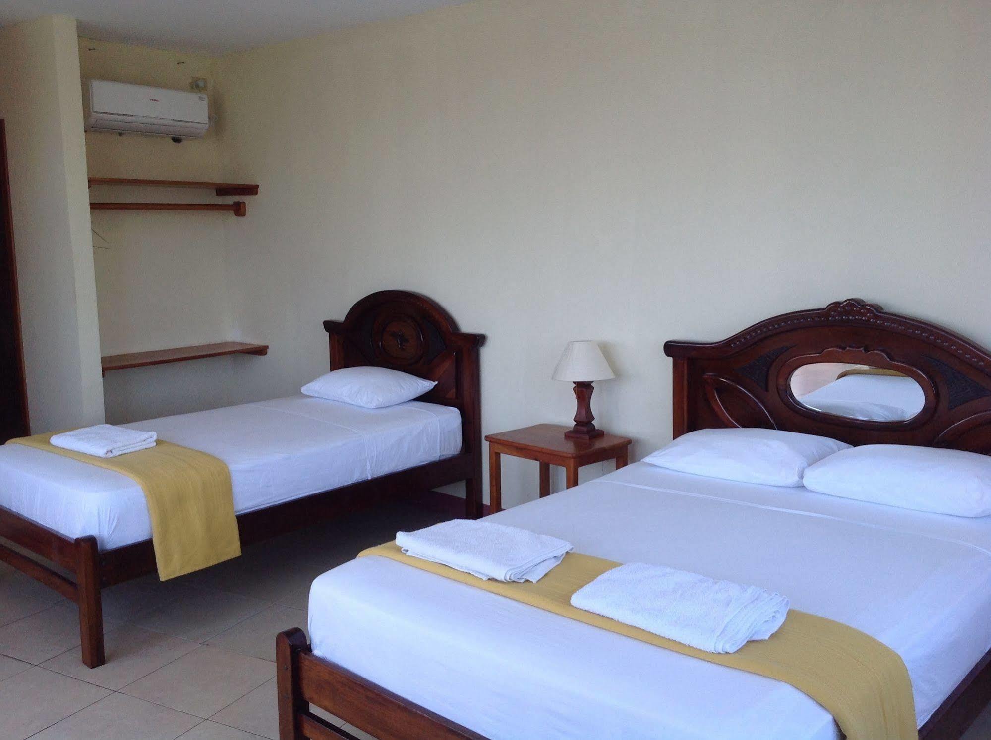 Gloria - Galapagos Inn Puerto Ayora  Eksteriør bilde