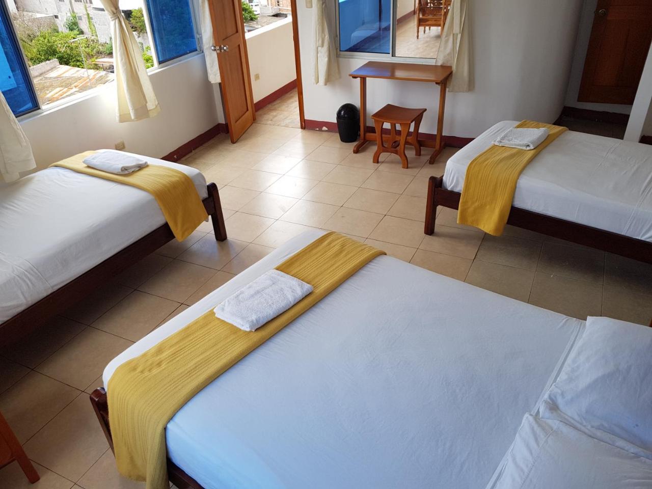 Gloria - Galapagos Inn Puerto Ayora  Eksteriør bilde
