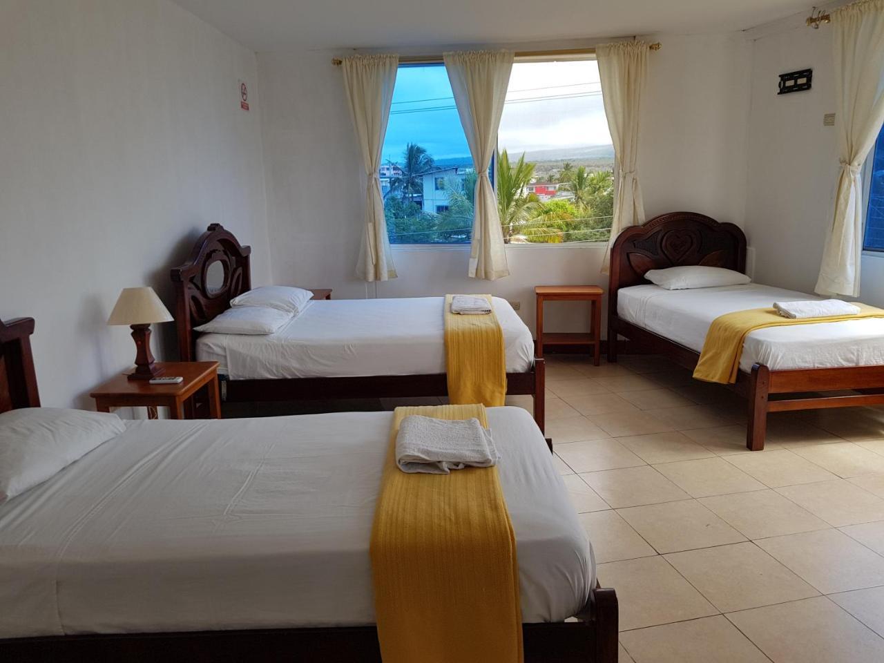 Gloria - Galapagos Inn Puerto Ayora  Eksteriør bilde