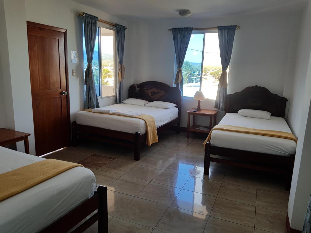 Gloria - Galapagos Inn Puerto Ayora  Eksteriør bilde